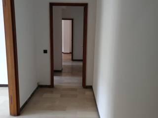Trilocale via Aldo Manuzio 5, Centro Storico, Carpi — foto 3 di 10