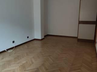 Trilocale via Aldo Manuzio 5, Centro Storico, Carpi — foto 7 di 10