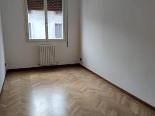Trilocale via Aldo Manuzio 5, Centro Storico, Carpi — foto 5 di 10