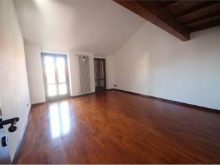 Attico buono stato, 160 m², Centro, Oleggio