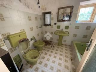 Casa colonica C.da Chiobbica di Cisternino, Cisternino — foto 35 di 45