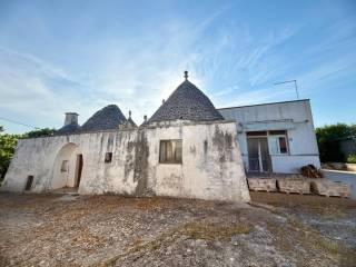 Casa colonica C.da Chiobbica di Cisternino, Cisternino — foto 21 di 45