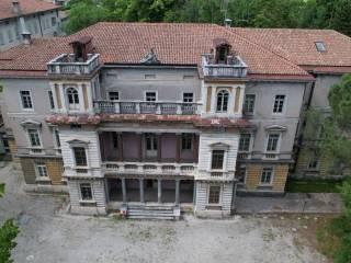 Villa plurifamiliare, buono stato, 3090 m², Centro, Gorizia