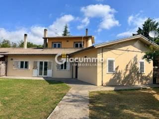 Villa a schiera via Vineola 139, Potenza