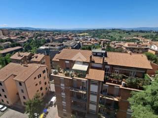 Quadrilocale buono stato, quinto piano, Centro, Perugia