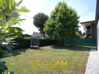 Villa unifamiliare, ottimo stato, 275 m², Centro, Casarsa della Delizia