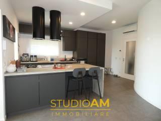 Villa unifamiliare, ottimo stato, 275 m², Centro, Casarsa della Delizia — foto 10 di 80