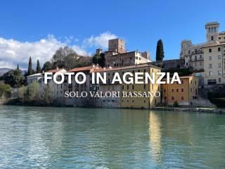 Appartamento via Angarano, Centro, Bassano del Grappa