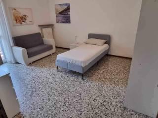 Stanza singola viale Giulio Cesare 137, Novara