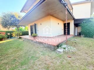 Villa a schiera 5 locali, buono stato, Zona Industriale, Massa — foto 7 di 14