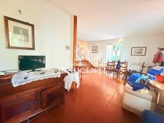 Villa a schiera 5 locali, buono stato, Zona Industriale, Massa — foto 11 di 14