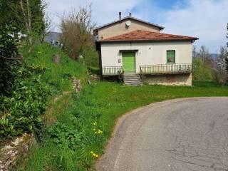 Villa unifamiliare via Pieve San Vincenzo snc, Ventasso — foto 2 di 8