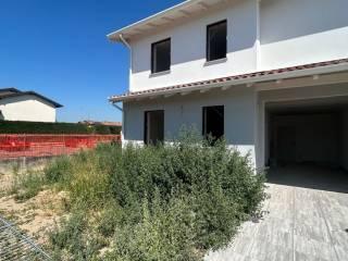 Villa a schiera via Goffredo Mameli, Giovenzano, Vellezzo Bellini