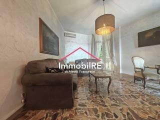 Trilocale buono stato, primo piano, Centro Storico, Reggio Emilia — foto 26 di 36