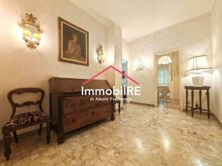 Trilocale buono stato, primo piano, Centro Storico, Reggio Emilia — foto 6 di 36