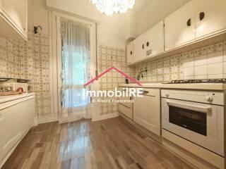 Trilocale buono stato, primo piano, Centro Storico, Reggio Emilia — foto 18 di 36