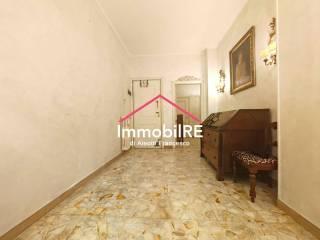 Trilocale buono stato, primo piano, Centro Storico, Reggio Emilia — foto 11 di 36