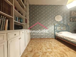 Trilocale buono stato, primo piano, Centro Storico, Reggio Emilia — foto 10 di 36