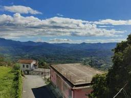 Trilocale via 4 Novembre 12, Agnino, Fivizzano