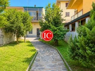 Villa plurifamiliare via San Martino e Solferino, Centro, Sant'Angelo Lodigiano — foto 30 di 39
