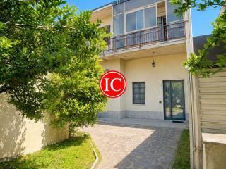 Villa plurifamiliare via San Martino e Solferino, Centro, Sant'Angelo Lodigiano — foto 34 di 39