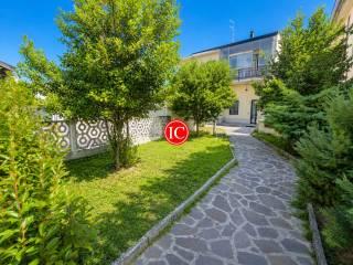 Villa plurifamiliare via San Martino e Solferino, Centro, Sant'Angelo Lodigiano — foto 17 di 39
