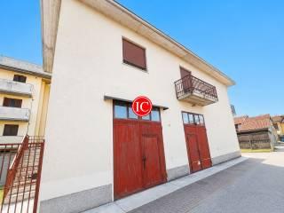Villa plurifamiliare via San Martino e Solferino, Centro, Sant'Angelo Lodigiano — foto 27 di 39