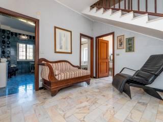 Villa unifamiliare Strada Romana 18, Centro, Finale Ligure