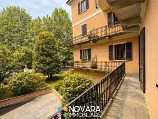 Quadrilocale piazza Santa Caterina Da Siena, 3, Centro Storico, Novara