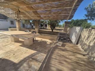 Villa unifamiliare Strada Alberobello zona D 17, Martina Franca — foto 3 di 53