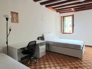 Trilocale Contra' Pedemuro San Biagio 12, Centro Storico, Vicenza
