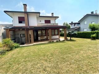 Villa bifamiliare via Cerchiari, 24, Centro, Isola Vicentina