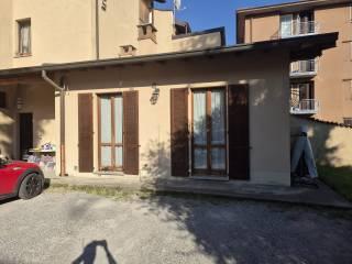 Bilocale via Giuseppe Garibaldi 52, Centro, Missaglia — foto 2 di 16