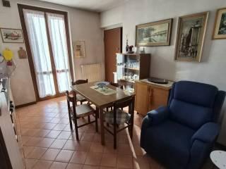 Bilocale via Giuseppe Garibaldi 52, Centro, Missaglia — foto 11 di 16