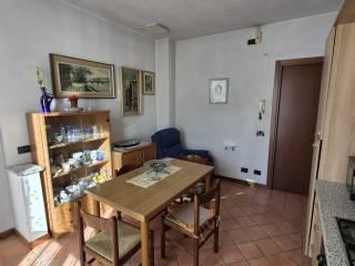 Bilocale via Giuseppe Garibaldi 52, Centro, Missaglia — foto 5 di 16