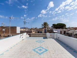Terratetto unifamiliare via Umberto Maddalena 6, Centro, Favignana — foto 3 di 38