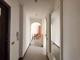 Trilocale buono stato, quarto piano, Borghi, Como