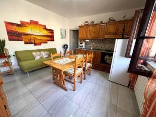 Trilocale piano rialzato, Borgia