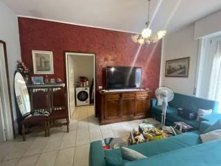 Trilocale ottimo stato, piano rialzato, Centro, Bernareggio — foto 7 di 14