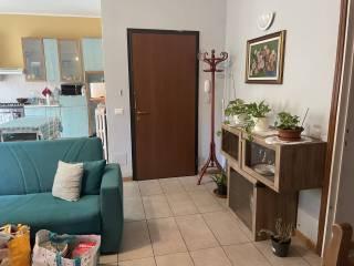 Trilocale ottimo stato, piano rialzato, Centro, Bernareggio — foto 4 di 14