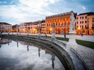 Stanza in affitto in appartamento via Vittorio Bottego, Padova