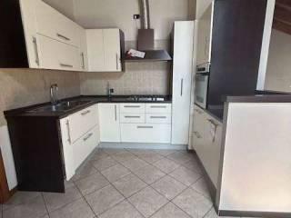 Trilocale viale Aguggiri , 245, Montello, Varese