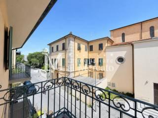 Quadrilocale via IV Novembre,  140, Centro, Viareggio