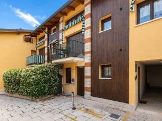 Bilocale via per albisano 12, Centro, Torri del Benaco — foto 10 di 12