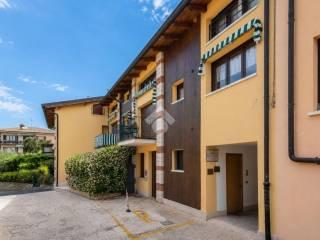 Bilocale via per albisano 12, Centro, Torri del Benaco — foto 11 di 12