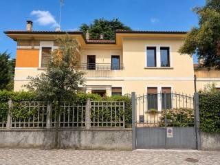 Villa unifamiliare via Nazario Sauro 3, Sant'Agnese, Treviso — foto 2 di 3