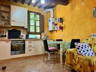 Trilocale via Panicale, Centro, Buti