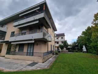 Trilocale via A. De Gasperi 28, Centro, Creazzo — foto 13 di 16