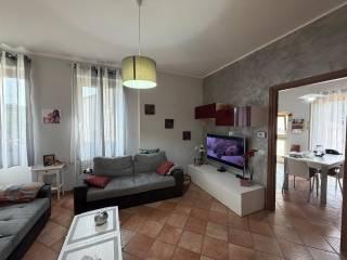 Trilocale via San Giovanni Battista, Centro, Cogliate — foto 7 di 21