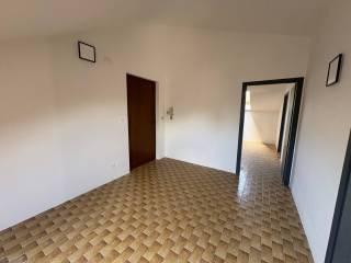Mansarda via Dante 4, Centro, Rocchetta Tanaro — foto 6 di 14